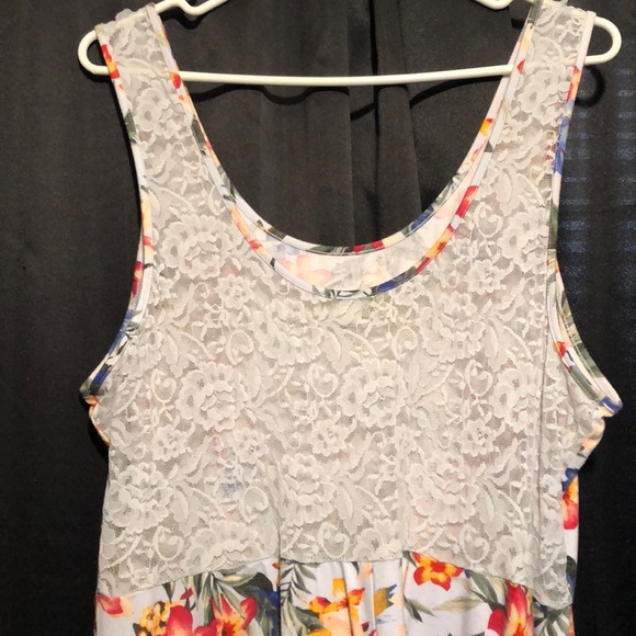 Forever 21 Floral dress - Picture 3 of 3